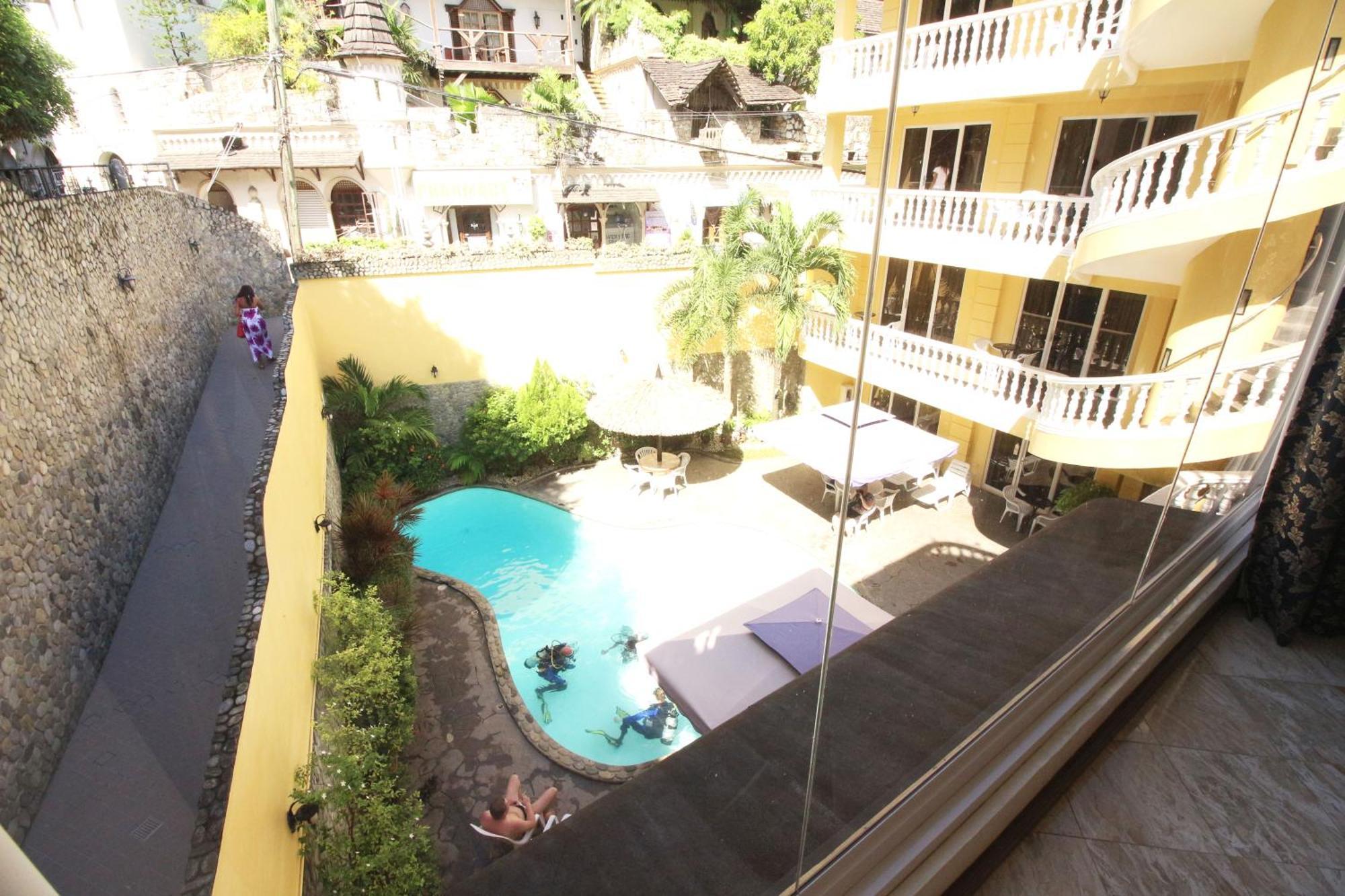 Mermaid Resort And Dive Center بويرتو غاليرا المظهر الخارجي الصورة