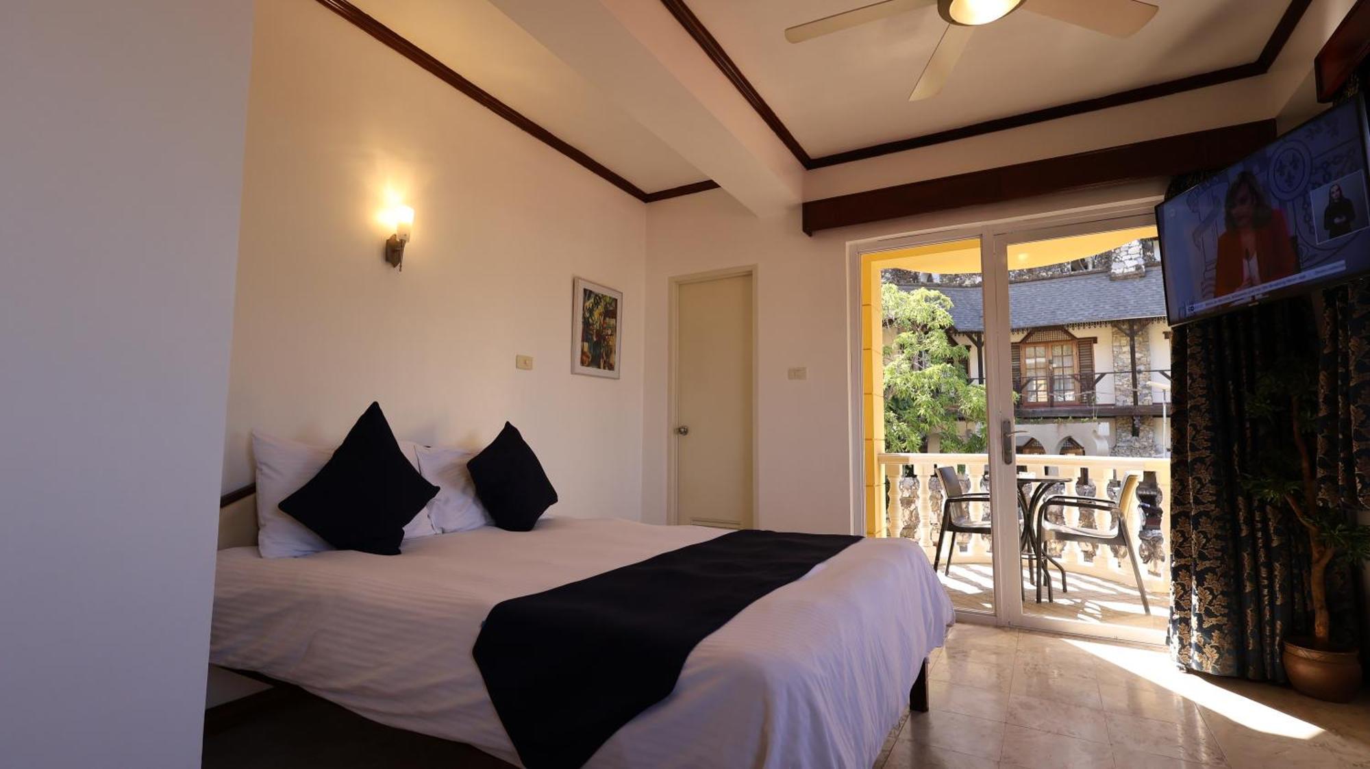 Mermaid Resort And Dive Center بويرتو غاليرا المظهر الخارجي الصورة