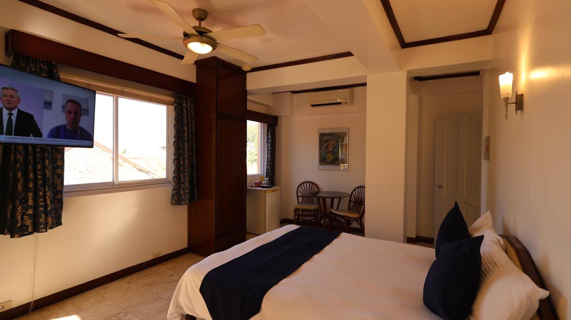Mermaid Resort And Dive Center بويرتو غاليرا المظهر الخارجي الصورة