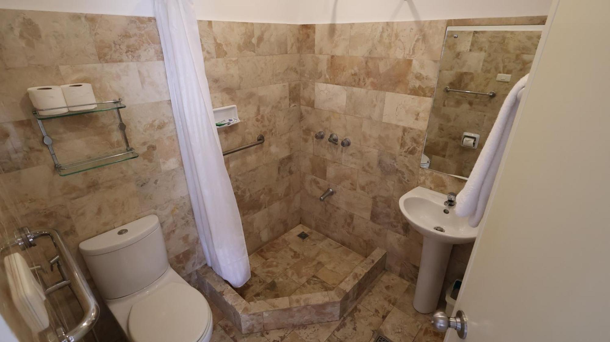 Mermaid Resort And Dive Center بويرتو غاليرا المظهر الخارجي الصورة
